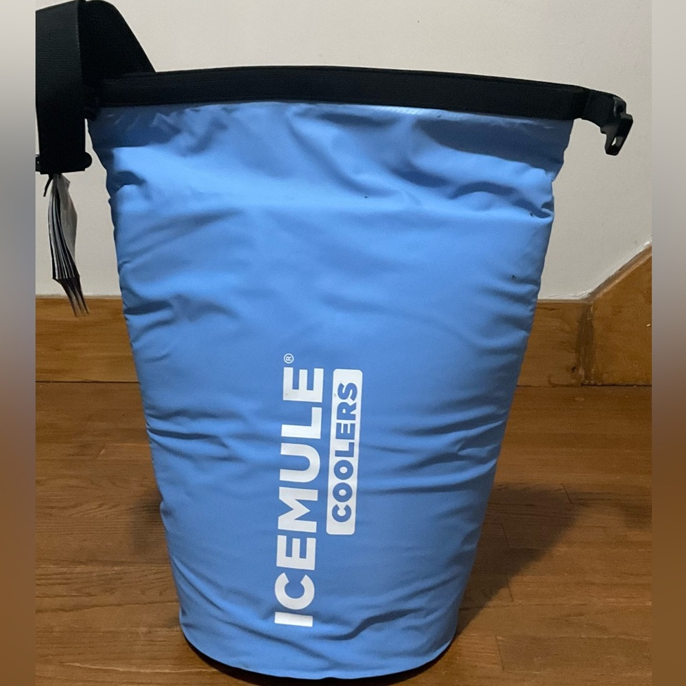 ICEMULE 1045 Classic Large.Light Blue 20 Liter Soft Sided Roll Top Cooler. New!